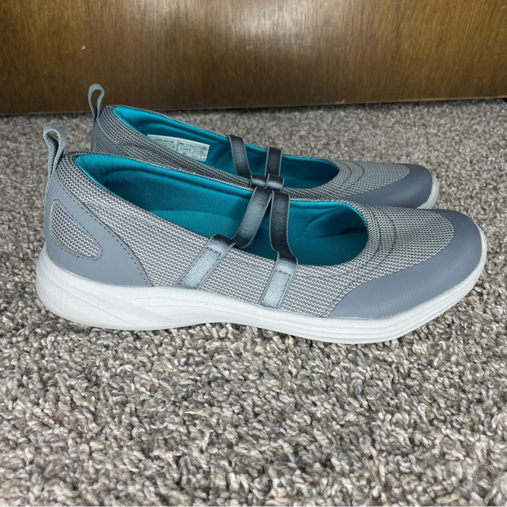 Vionic Agile Opal Gray Slip On Size 7.5 - image 1